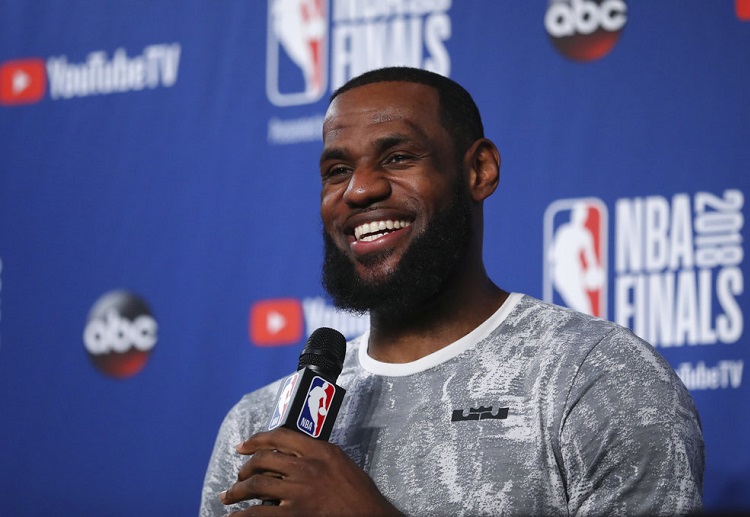 LeBron James là một sự thúc đẩy cho câu lạc bộ nhiều cách