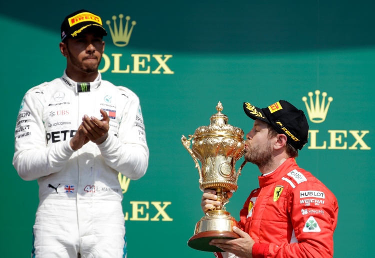 Lewis Hamilton giành Pole nhưng vẫn để thua Vettel