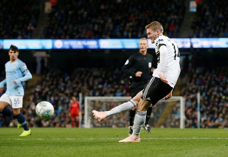 Andre Schurrle misses a chance to score against Manchester City