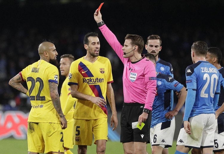 Arturo Vidal did not get to finish the Champions League Napoli vs Barcelona match due to a red card