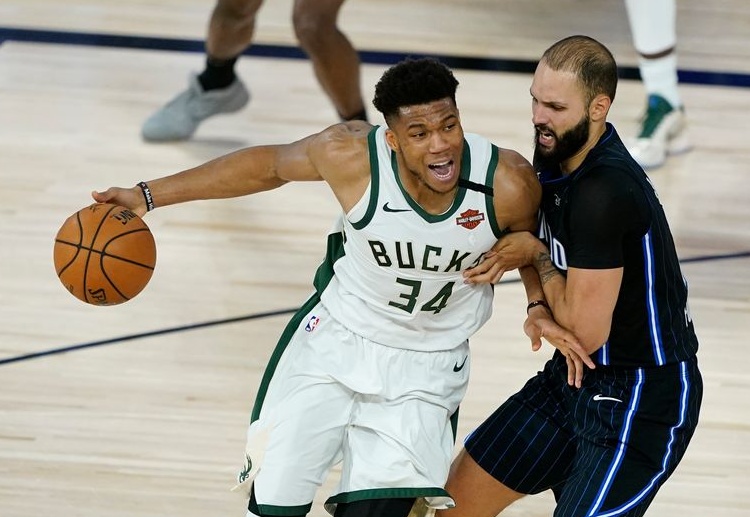 Soi kèo Playoffs NBA ngày 27/8 Milwaukee Bucks vs Orlando Magic.