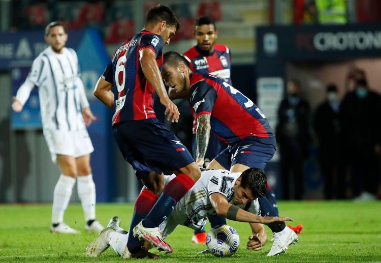 Serie A: Crotone có thời điểm cầm bóng ép sân khá hiệu quả