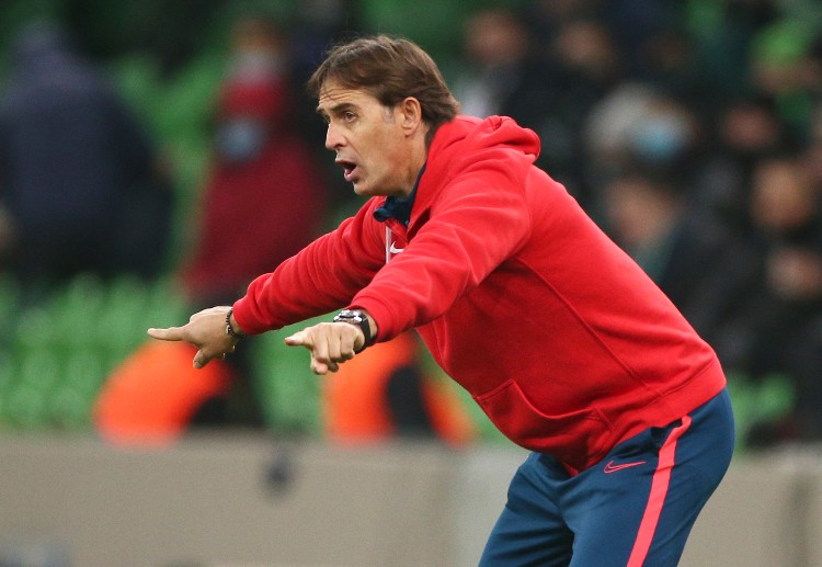 Julen Lopetegui hopes to beat Levante when Sevilla meet them for a La Liga battle