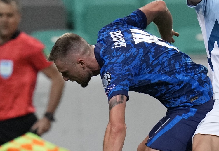 Milan Skriniar challenges Benjamin Sesko during Slovakia's World Cup 2022 group H match vs Slovenia