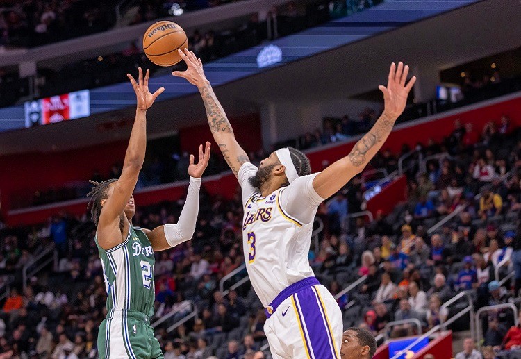 Anthony Davis là người đầu tiên của Los Angeles Lakers có 25 rebounds trong một trận ở NBA