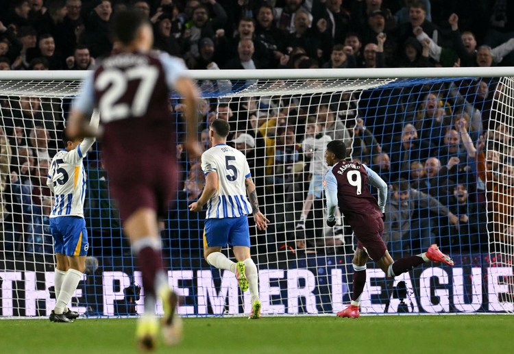 ဒါကြောင့် ရက်ရှ်ဖို့ဒ် တစ်ယောက် ပရီးမီးယားလိဂ် မှာပဲ ဆက်ရှိနေမလား ဒါမှမဟုတ် ဆုဖလား အောင်မြင်မှု အတွက် ပိုသေချာနိုင်မယ့် အသင်း တစ်သင်း ကိုပဲ ထပ်မံ ရွေးချယ်သွားမလား ဆိုတာ စောင့်ကြည့်ရမှာ ဖြစ်ပါတယ်။