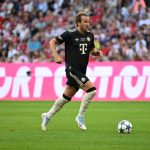 友谊赛 凯恩在对阵热刺时进球，却选择默默回归比赛，未庆祝进球。