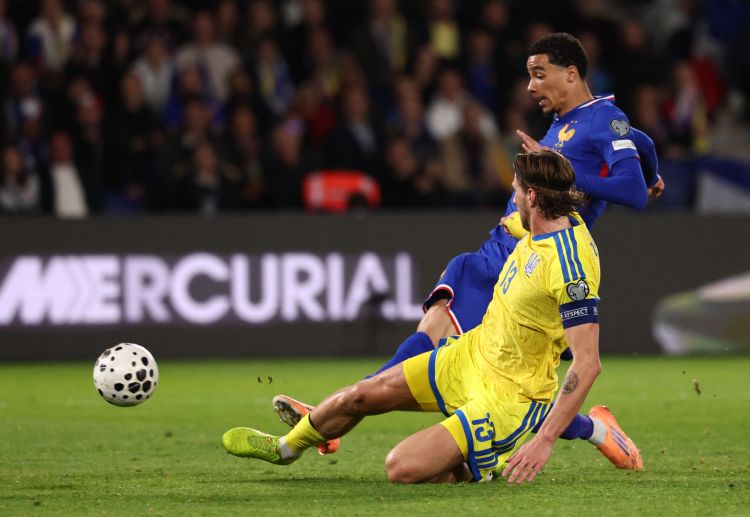 世界杯预选赛 埃基蒂克与姆巴佩打出默契配合,攻入法国锁定胜局的一球。