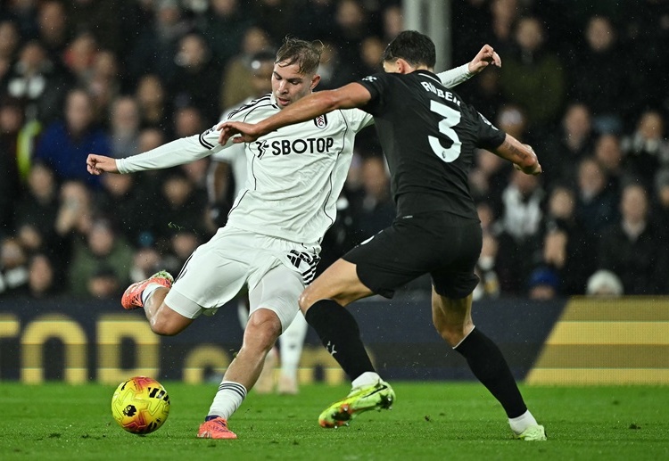 英超联赛 富勒姆连续追回三球，尽管仍未能阻止曼城取胜，表现令人敬佩。