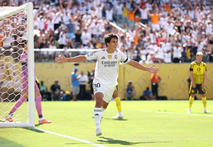 ဒါပေမယ့်လည်း ဘွန်ဒက်စ်လီဂါ ကလပ် အနေနဲ့ ဒီကစားသမားကို ခေါ်ယူနိုင်ဖို့တော့ အလွန် ခက်ခဲမယ် ဆိုတာ သိရှိထားပါတယ်။