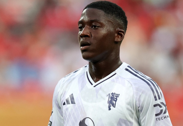 မိန်းနူးဟာ ပရီးမီးယားလိဂ် မှာ ဆိုရင် မိနစ်ပေါင်း ၂၁၂ မိနစ်သာ ကစားထားရပါတယ်။