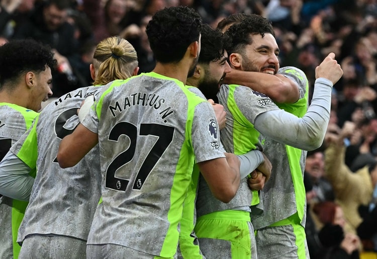 Rayan Cherki cetak gol di pertandingan Premier League