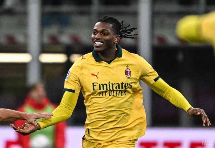 O mercado da Serie A ganha força com o Milan considerando negociar Rafael Leão diante do interesse do Fenerbahçe